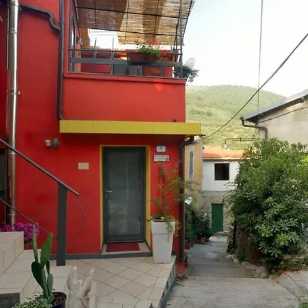 House With One Bedroom In With Terrace And Wifi Pianavia