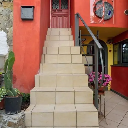 House With One Bedroom In With Terrace And Wifi بيت للعطل Pianavia